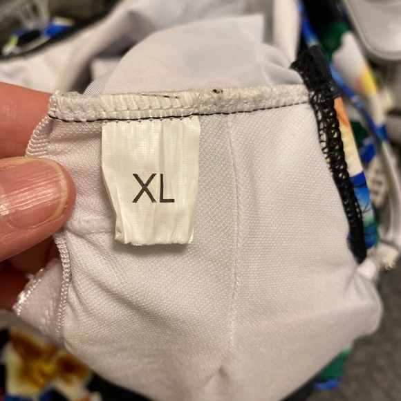 Cold shoulder bathing suit - Picture 2 of 5